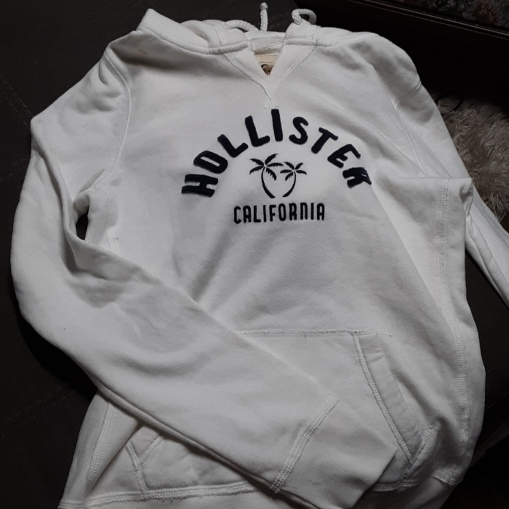 Hollister hoodie?(SOLD)